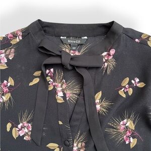 RW&CO. Black Floral Women's Top